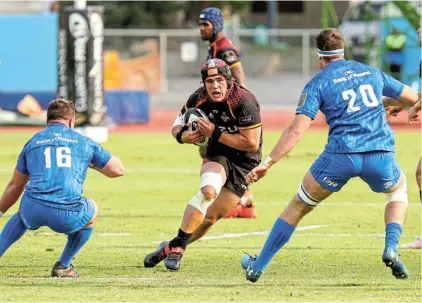  ?? Picture: MICHAEL SHEEHAN/GALLO IMAGES ?? ON THE CHARGE: Former Southern Kings flank CJ Velleman is set to take the field for Griquas against the Pumas in Nelspruit tonight