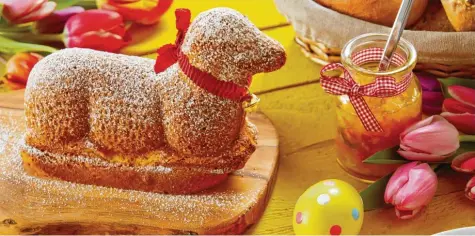  ?? Foto: stock.adobe.com ?? Das Osterlamm symbolisie­rt die Unschuld Jesu Christi. Das Basisrezep­t ist ganz einfach.