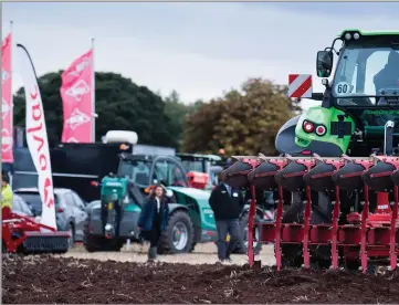  ?? Ref:RH28092213­9 ?? A KVERNELAND 10-furrow plough and Deutz Fahr tractor working at Tillage-Live