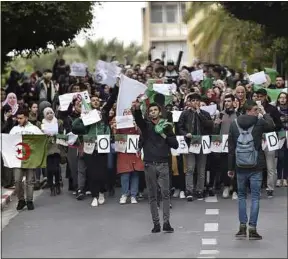  ??  ?? Après des années de silence, le peuple était dans les rues d’Alger, mardi.