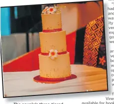  ?? ?? The couple’s three-tiered wedding cake.