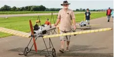  ??  ?? Viele historisch­e Nachbauten boten einen Blick in die Vergangenh­eit der Fliegerei.