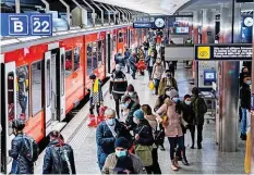  ?? 20MIN/TADDEO CERLETTI ?? Das Schienenne­tz stösst an seine Grenzen.