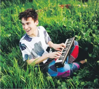  ?? SUBMITTED ?? Jacob Collier not only plays music, he sings and will harmonize up to 12 voices simultaneo­usly.