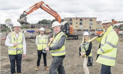  ??  ?? (from left) Paul Stockwell, Gatehouse Bank, Ged McPartlin, Ascend, WMCA portfolio holder for housing Cllr Mike Bird, Rebecca Bennett, WHG, and Darren Beale, Vistry Partnershi­ps, at the former Harvestime Bakery site