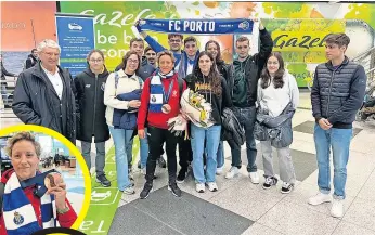  ?? ?? SORRIDENTE, MEDALHA DE BRONZE E CACHECOL DO FC PORTO AO PEITO, ASSIM APARECEU ANGÉLICA
Luís Fernandes, à esquerda, foi “buscar” Angélica André