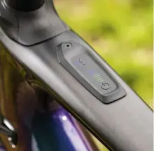  ??  ?? BELOW Power levels on the Creo is controlled by a simple button on the top tube