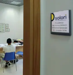  ??  ?? La sede
La Solori è la società di riscossion­e del Comune di Verona: per il recupero delle multe si pensa di sostituirl­a con i provati