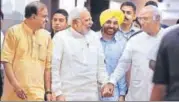  ?? ARVIND YADAV/HT PHOTO ?? PM Narendra Modi shares a light moment with Congress leader Mallikarju­n Kharge after an allparty meeting.