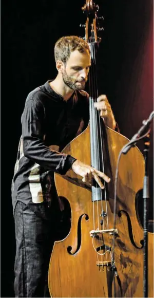  ?? BILD: SN/HEINZ BAYER ?? Bassist Lukas Kranzelbin­der.