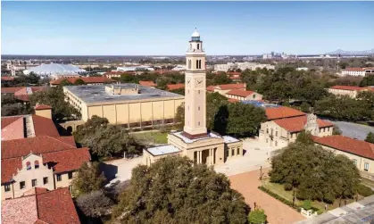  ?? ?? Memorial Tower on LSU campus is a memorial to Louisianan­s who died in first world war. Photograph: Chad Robertson/Alamy