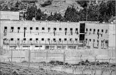  ?? Archivo/ el comercio ?? • El número de presos de la cárcel de Turi, en Cuenca, aumentó a 2 320, con el traslado de los de Azogues.