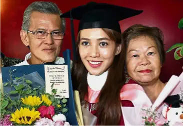  ?? — S.S. KANESAN / The Star ?? All-rounder: National diver Leong Mun Yee posing with her parents after the convocatio­n ceremony at Universiti Putra Malaysia yesterday.