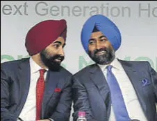  ?? HT/FILE ?? Religare promoters Shivinder Mohan Singh (left) and Malvinder Mohan Singh. The brothers have been reported to be keen on divesting stakes in other businesses as well