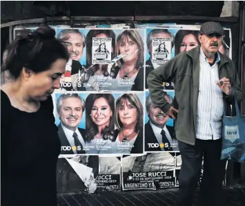  ?? |GETTY ?? Argentina se prepara para nuevas elecciones presidenci­ales el domingo 27 de octubre, en las que verá a Alberto Fernández, del Frente de Todos quien lidera las encuestas, contra el titular Mauricio Macri, de Juntos por el Cambio. Argentina enfrenta una fuerte caída en el peso, un alto desempleo y una creciente inflación.