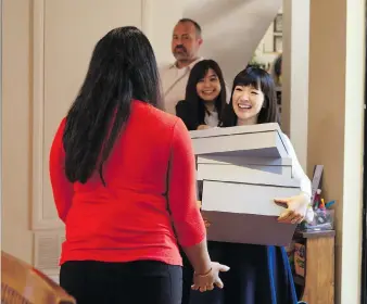  ??  ?? The new Netflix series sees Marie Kondo’s methods put to the test in different California homes.