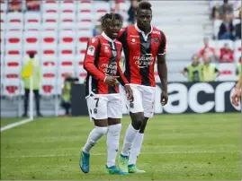  ?? (Photo Sébastien Botella) ?? En l’absence d’Alassane Plea, Allan Saint-Maximin et Mario Balotelli doivent prendre le relais, ce soir à Strasbourg.