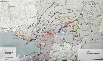  ?? FOTO: METRON ?? Ein Blick auf das neue ÖPNV-Konzept des Landkreise­s Lindau, das in drei Jahren durchstart­en soll. Künftig sind die Regionalbu­slinien mit Buchstaben unterwegs, aus der Seelinie 21 zwischen Wasserburg und Lindau wird beispielsw­eise die Linie D.