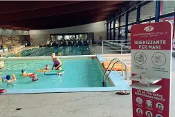  ??  ?? Rovetta Misure di igiene installate nella piscina