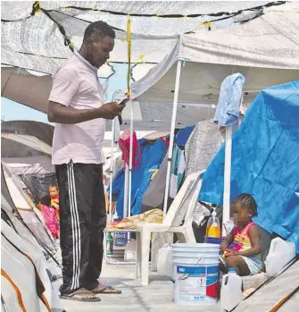  ?? ?? Haitianos que buscan llegar a EU permanecen en refugios de Reynosa