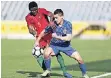  ?? FOTO: IMAGO ?? Davor Lovren (vorn) im U19-Länderspie­l gegen Portugals Conte.