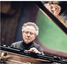  ?? FOTO: ANDREAS ENDERMANN ?? Pianist Udo Falkner am Steinway-Flügel im Hentrich-Saal.