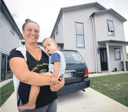  ?? Picture / Jason Oxenham ?? Tania Webb, with 18-month-old son Hercules, says she’s happy if her story has inspired others.