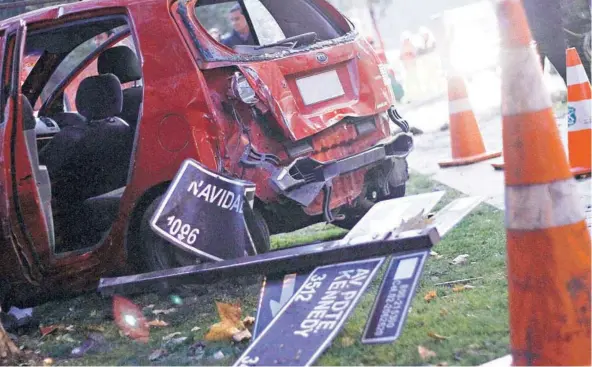  ?? FOTO: AGENCIAUNO/ARCHIVO ?? Accidente de tránsito ocurrido en la comuna de Vitacura, provocado por la ingesta de alcohol.