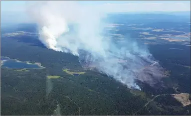  ?? BC Wildfire Service ?? A quick-moving wildfire forced about 3,600 people to leave their homes in central B.C., on Friday.