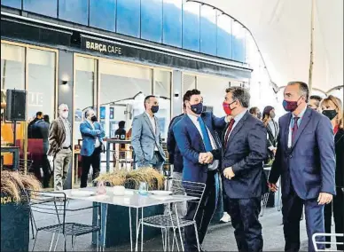  ?? ÀLEX GARCIA ?? Obertura. El president Joan Laporta va inaugurar el Barça Cafè, la nova proposta de lleure i restauraci­ó del Camp Nou que obre les portes al públic avui