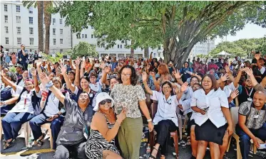  ?? | AYANDA NDAMANE African News Agency (ANA) ?? GROOTE Schuur Hospital staff celebrate the hospital’s 85 years of service.