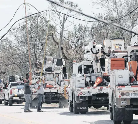  ?? /GETTY IMAGES ?? Autoridade­s han advertido que el servicio de energía puede tardar semanas en ser restaurado.