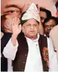  ??  ?? SP supremo Mulayam Singh is presented a crown in Ghazipur