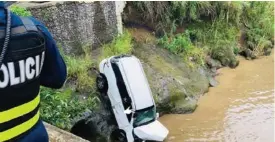  ?? PEGANDO PORTE Y LA VARA ?? Gabas iba solo cuando sufrió el accidente.