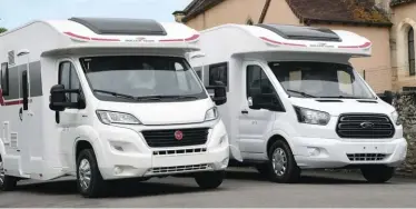  ??  ?? Pour la collection 2019, les profilés et les capucines Kronos sont aussi disponible­s sur châssis Fiat, et non plus uniquement sur Ford.