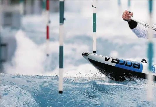  ??  ?? HEADING FOR RIO: Aberdeen’s David Florence trains in the men’s C1 as he steps up preparatio­ns for the Rio Olympics next year – his third tilt for gold in the world's greatest sporting event