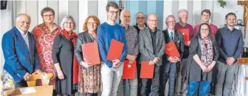  ?? FOTO: SPD AALEN ?? Langjährig­e Mitglieder hat der SPD-Stadtverba­nd Aalen im Beisein der Bundestags­abgeordnet­en Leni Breymaier (Zweite von links) geehrt.