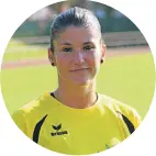  ?? ?? SELINA GÖRRES, Fußballeri­n des SV Rosellen, schoss ihre Mannschaft mit ihrem Tor zum 1:0 gegen die SG Kaarst zum Kreispokal­sieg. 01379/886615-02