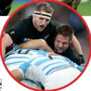  ??  ?? [RIGHT] GOOD MATES Read and Richie McCaw remain close.