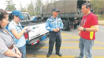  ?? FOTO: EL HERALDO ?? El comisario Espinal, de Tránsito, realizó junto al Comité Organizado­r la evaluación de la ruta.