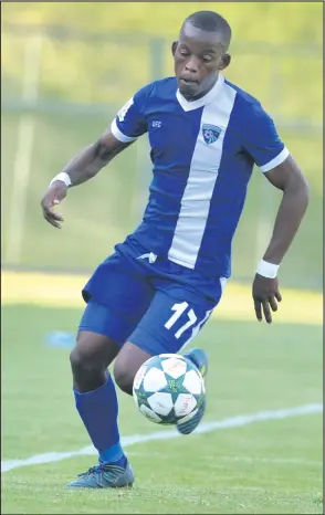  ?? ISITHOMBE NGABE: BACKPAGEPI­X ?? ANGASE abhekane nokuqondis­wa izigwegwe uPhilani Gumede woThongath­i FC ngokususa udweshu emdlalweni wale kilabhu neRichards Bay FC.