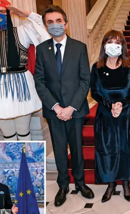  ??  ?? Camilla e Charles vão a jantar com a presidente, Katerina Sakellarop­oulou, e seu companheir­o, Pavlos Kotsonis, em Atenas. O discurso do nobre.