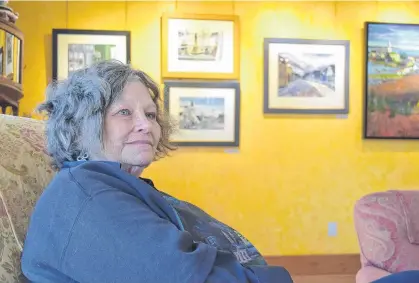  ?? HARRY SULLIVAN • SALTWIRE NETWORK ?? Portapique painter Joy Laking says last year’s mass murders that began near her home has left her with a level of depression unlike anything she has ever experience­d.