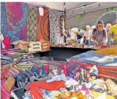  ?? FOTO: STADT SAARBRÜCKE­N ?? Nach Herzenslus­t stöbern können die Besucherin­en und Besucher beim Orientalis­chen Markt am Samstag in Burbach.