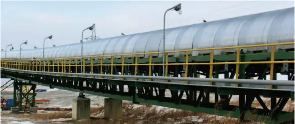  ??  ?? The conveyor belt in Pachaku Copper Mine Dressing Plant, Kazakhstan, stretches some three kilometers.