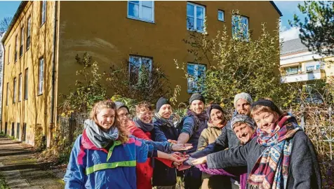  ?? Foto: Peter Fastl ?? Die Gruppe will das Haus an der Kahnfahrt kaufen, um günstigen Wohnraum zu schaffen.