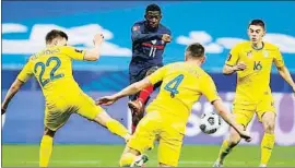  ?? CHRISTIAN HARTMANN / REUTERS ?? Dembélé va jugar 28 mesos després amb França (1-1 contra Ucraïna)