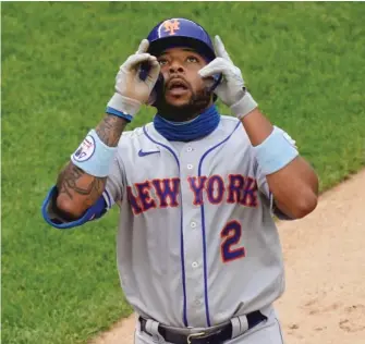  ??  ?? Dominic Smith socked a solo homer in the sixth that gave the Mets the lead in the opener against the Yankees.