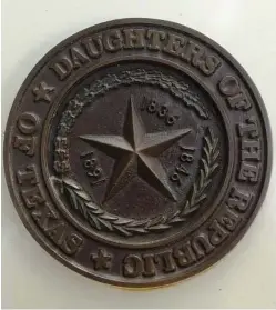  ?? San Antonio Express-News ?? The Daughters of the Republic is relinquish­ing oversight of the French Legation, just two years after it was stripped of custodians­hip of the Alamo.