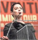 ??  ?? Rose McGowan addresses the Women’s Convention in Detroit in October.
